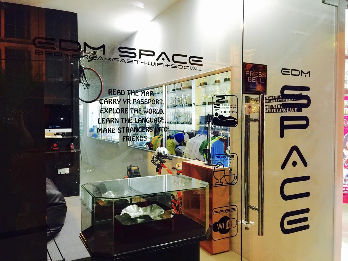 Edm Space ايبوه المظهر الخارجي الصورة